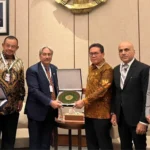 Group photo of Gwadar Chamber of Commerce President Jeehand Hoth and indonesian trade minister